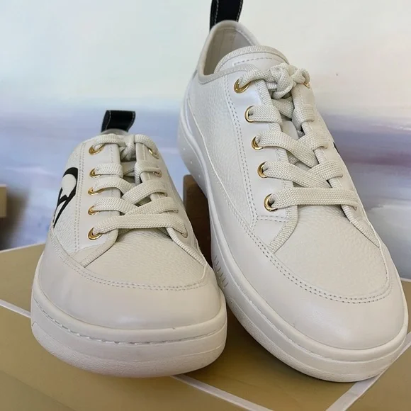 MICHAEL KORS SHEA LACE UP
FAUX LEATHER
49R4SHFS1L
Fashion Sneakers - Picture 9 of 16